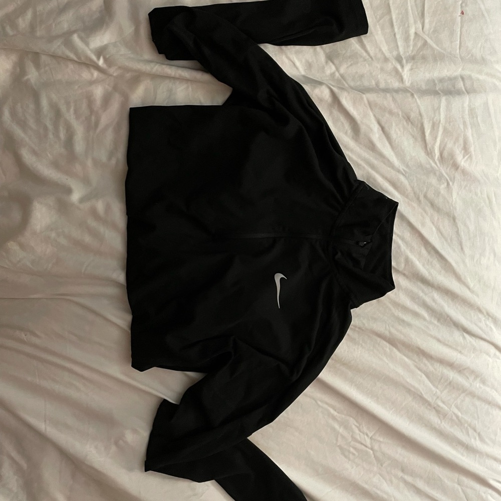 Black Nike dri-fit running sweater